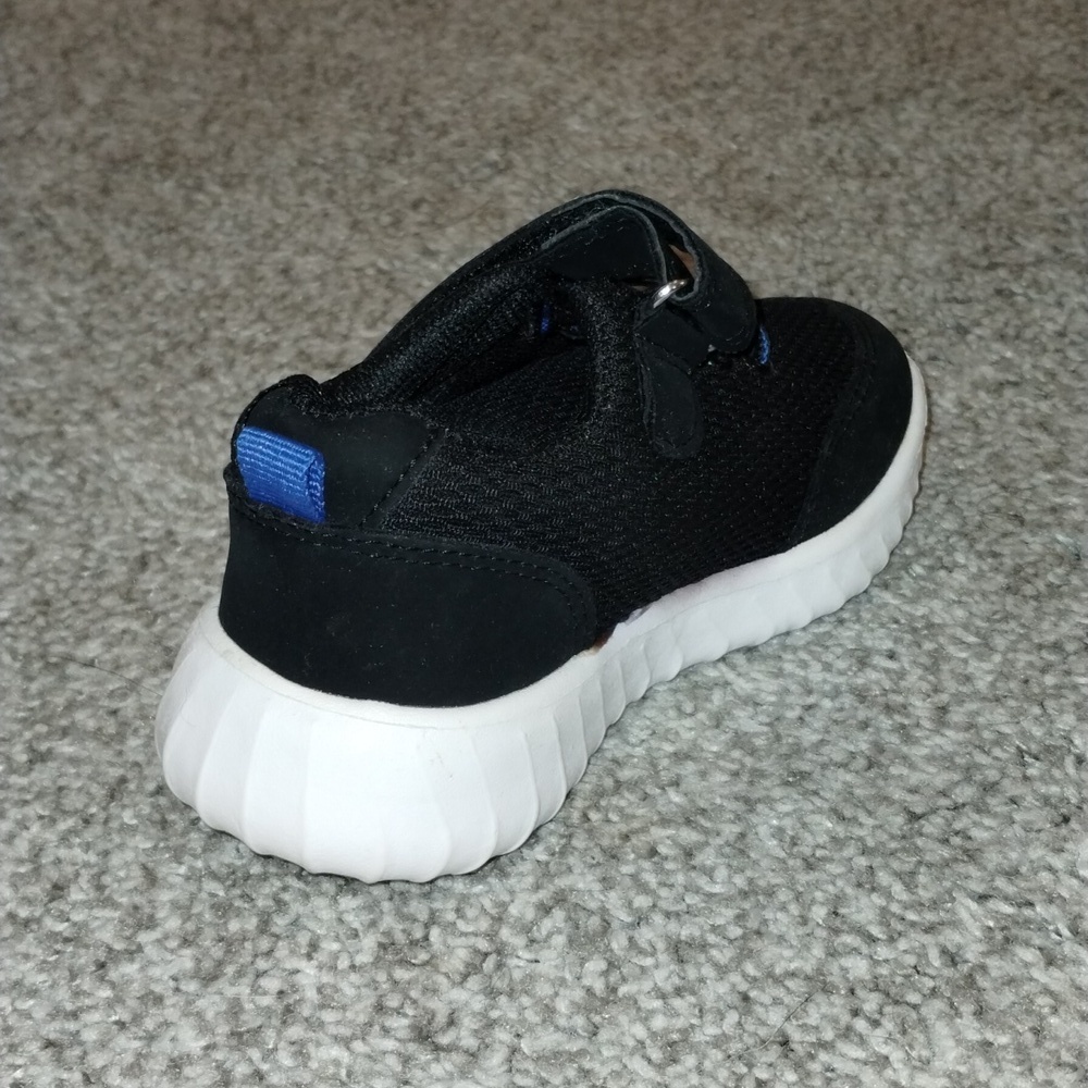 Joe Fresh Kids Black Sneakers with Blue Highlights - Picture 4 of 4